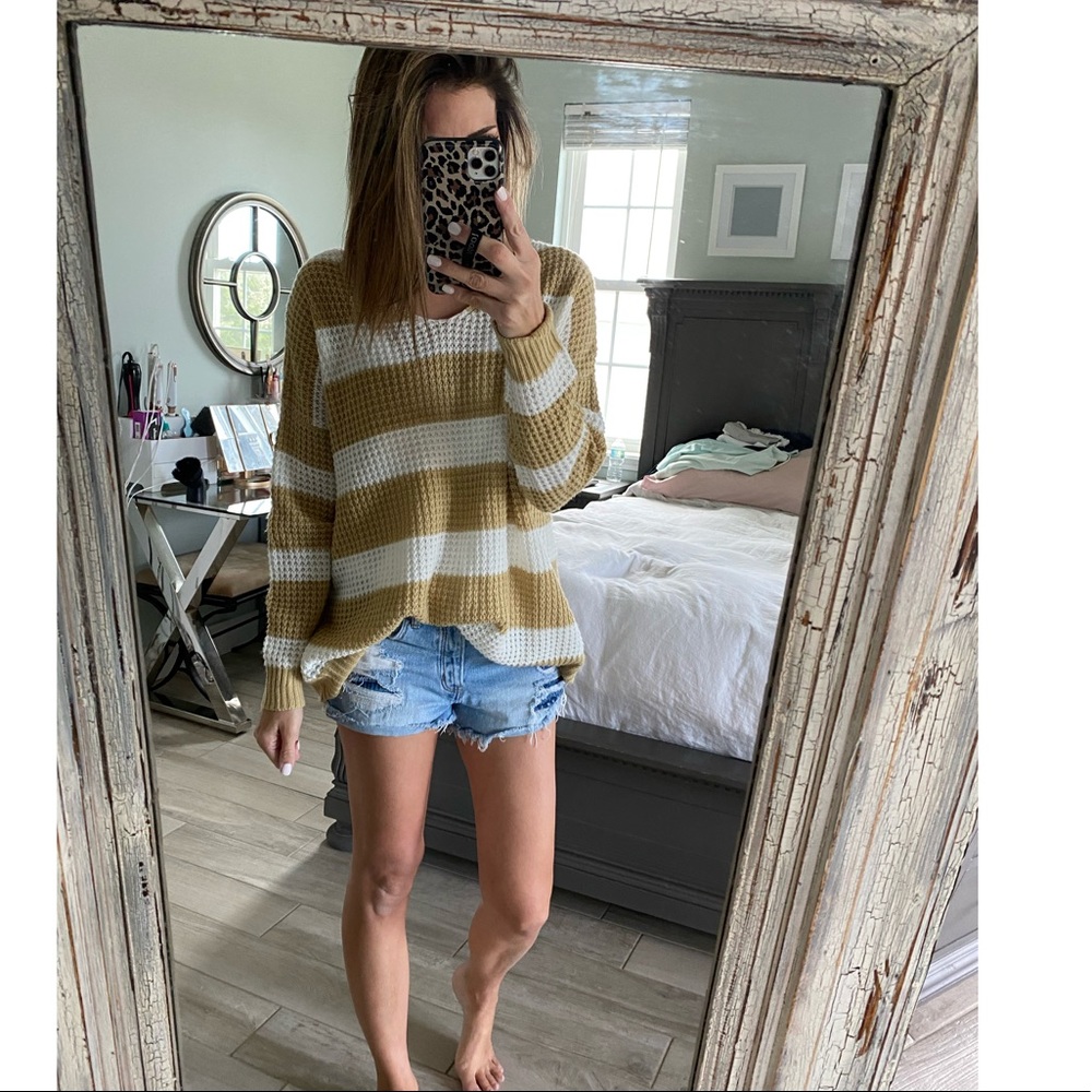 Knit sweater from the Pink Lily Boutique